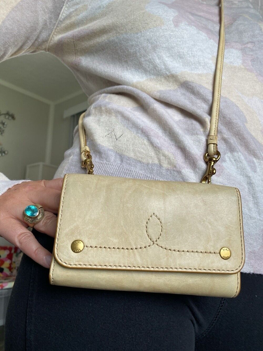 FRYE Phone Wallet CROSSBODY Leather Handbag Light Beige Gray